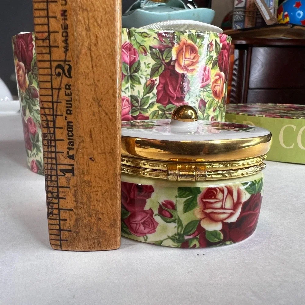 Royal Albert Old Country Roses Trinket Box Oval Original Box 2003